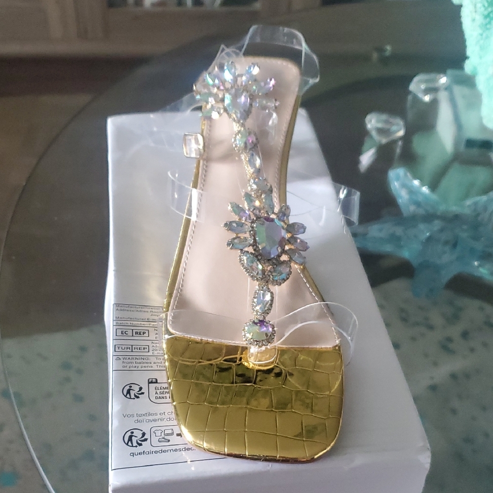 Elegant Gold Embellished Women's Sandals
